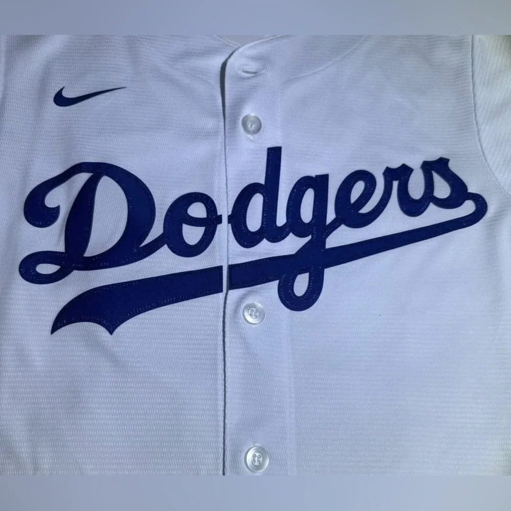 Nike MLB Los Angeles Dodgers Cody Bellinger #35 White Jersey. Youth Size - Picture 3 of 7
